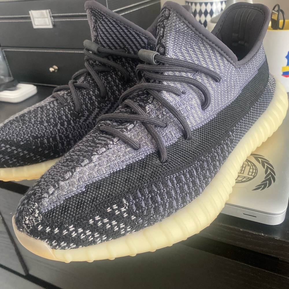 Yeezy boost 350 V2 Carbon